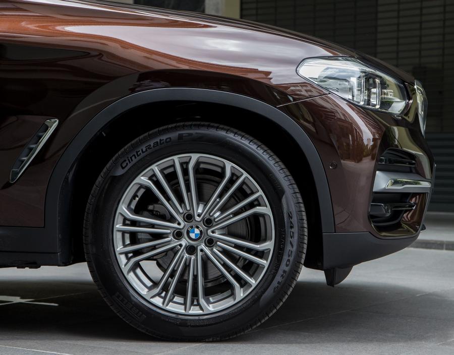 Колеса BMW X3 xDrive30i Luxury Line (G01) 2018 года  (MY) (фото 19 из 23)